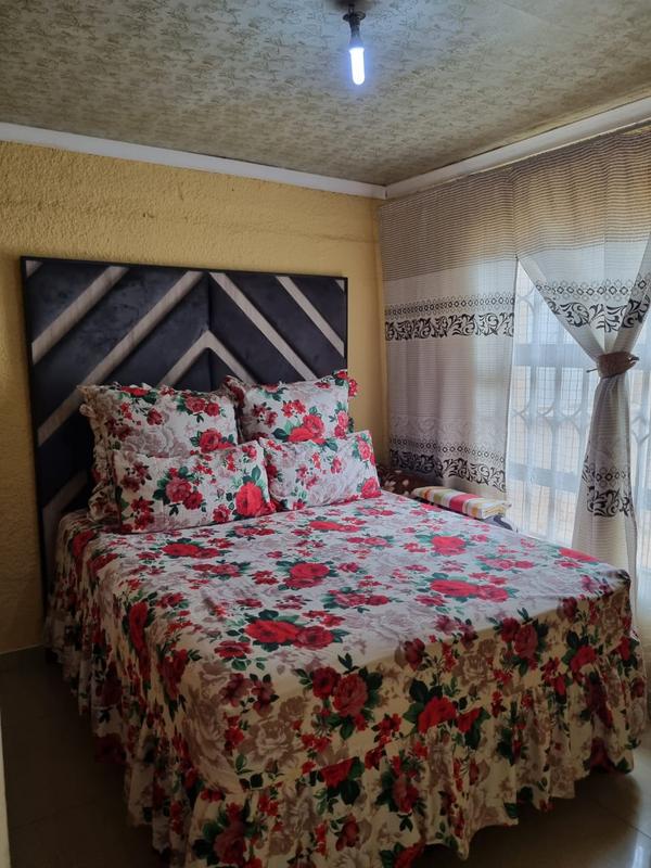 6 Bedroom Property for Sale in Vosloorus Gauteng