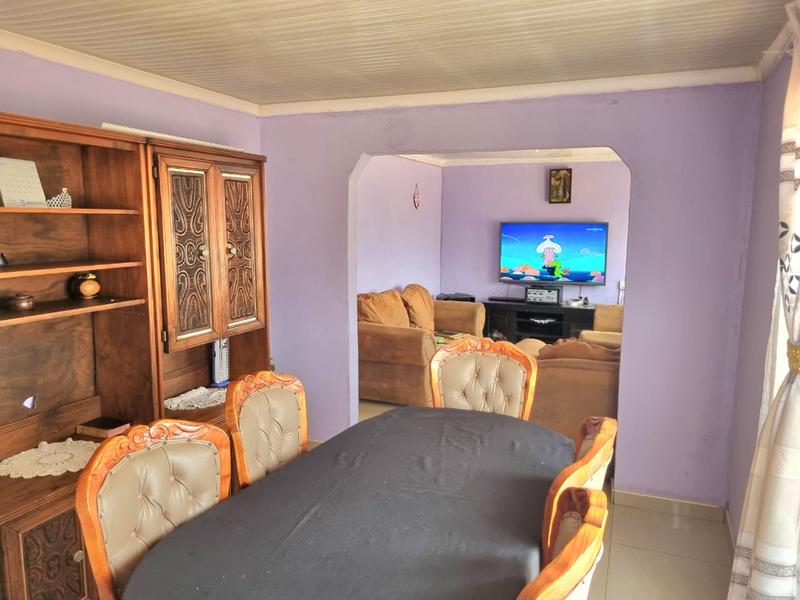 6 Bedroom Property for Sale in Vosloorus Gauteng