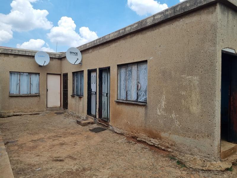 6 Bedroom Property for Sale in Vosloorus Gauteng