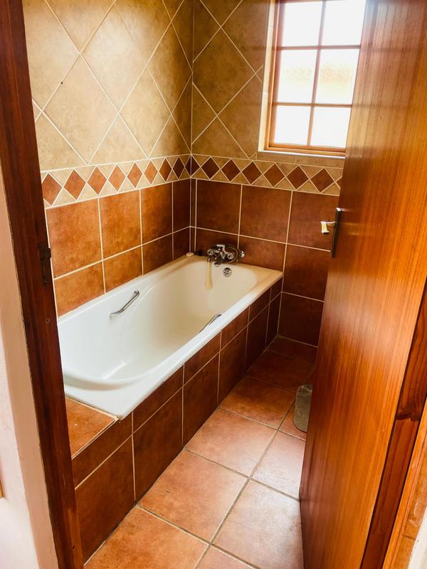 3 Bedroom Property for Sale in Heatherview Gauteng
