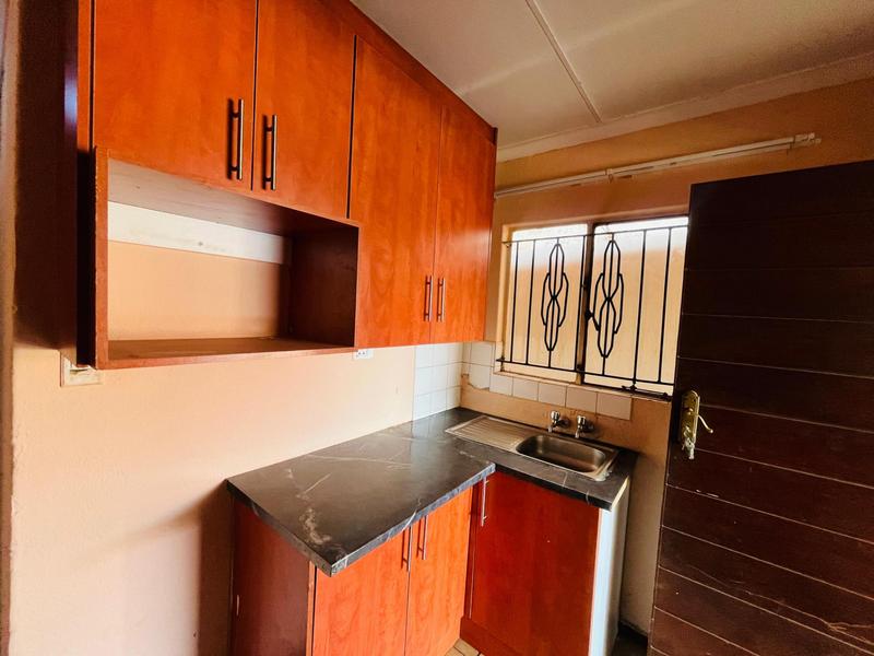 To Let 2 Bedroom Property for Rent in Protea Glen Gauteng