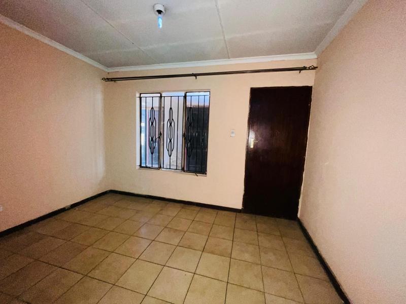 To Let 2 Bedroom Property for Rent in Protea Glen Gauteng