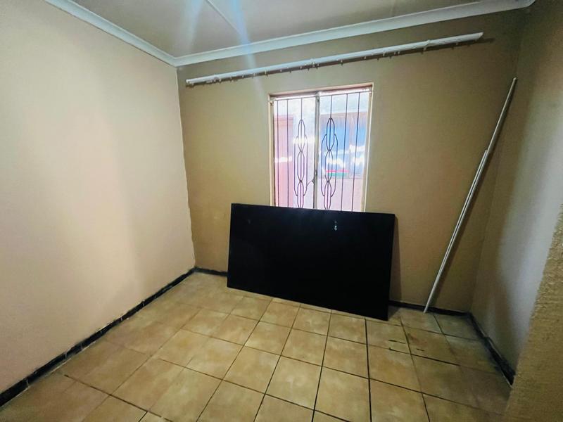 To Let 2 Bedroom Property for Rent in Protea Glen Gauteng