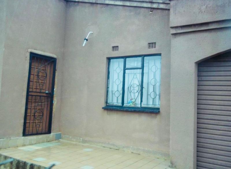 2 Bedroom Property for Sale in Katlehong South Gauteng