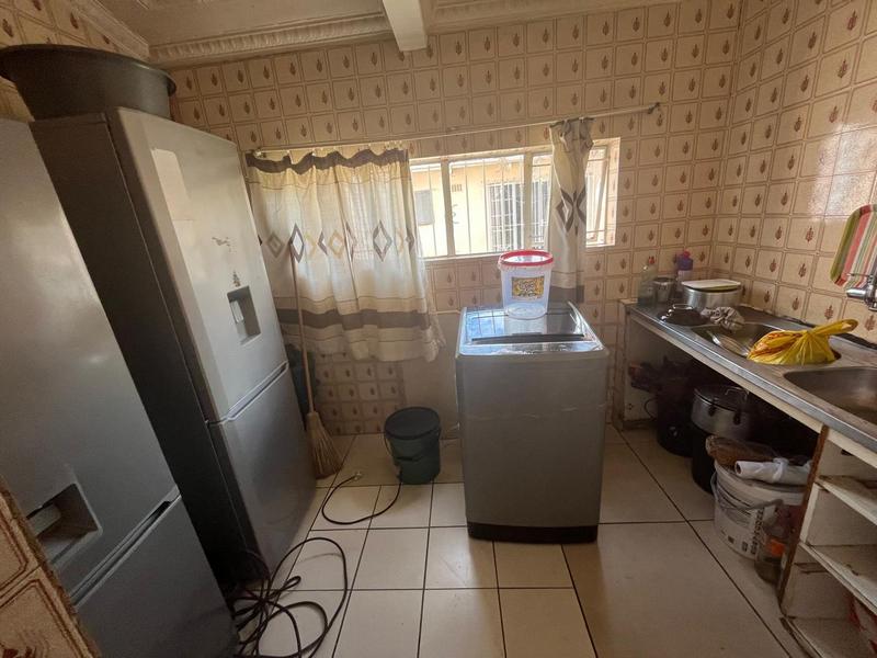 6 Bedroom Property for Sale in Orange Grove Gauteng