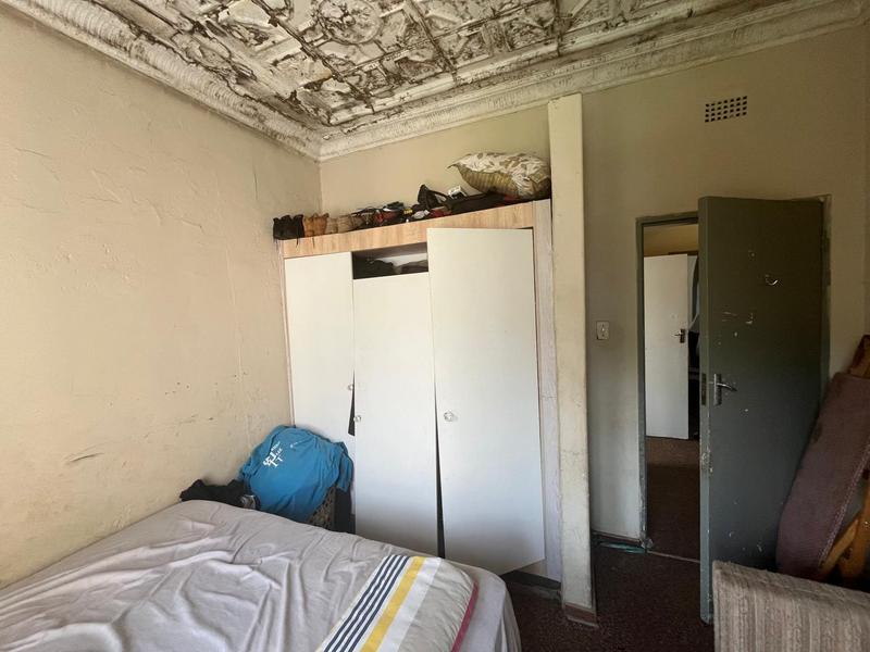 6 Bedroom Property for Sale in Orange Grove Gauteng