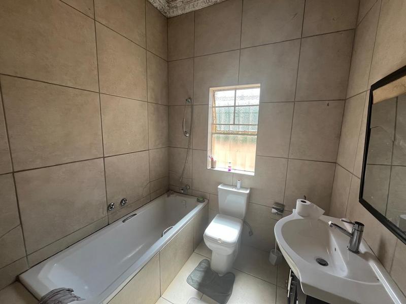 6 Bedroom Property for Sale in Orange Grove Gauteng