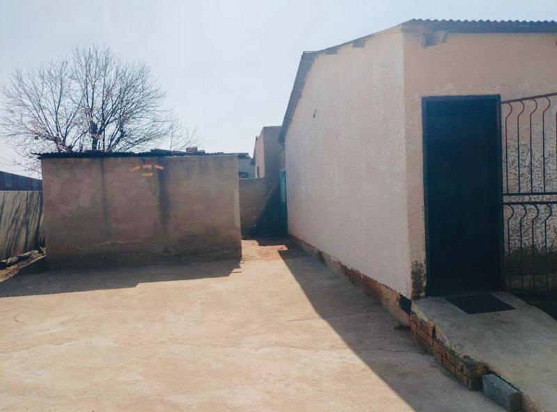 2 Bedroom Property for Sale in Tokoza Gauteng