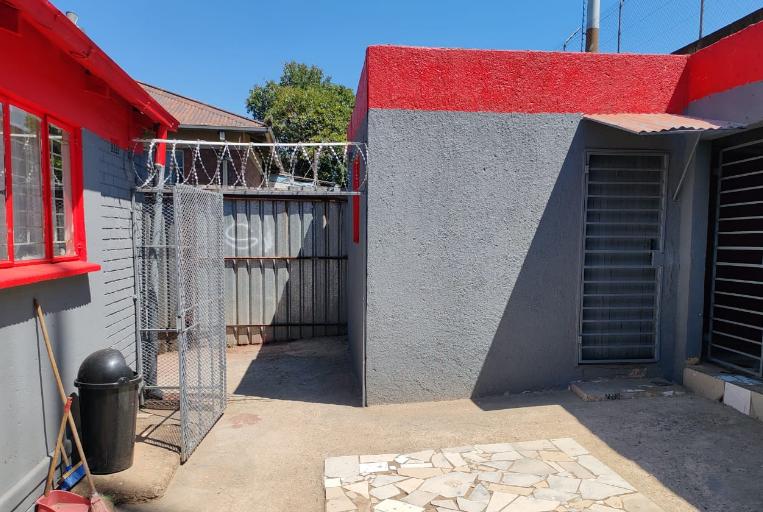 9 Bedroom Property for Sale in Jan Hofmeyer Gauteng