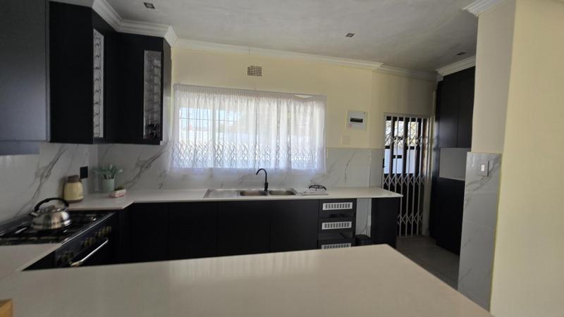 To Let 3 Bedroom Property for Rent in Mondeor Gauteng