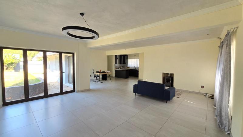 To Let 3 Bedroom Property for Rent in Mondeor Gauteng