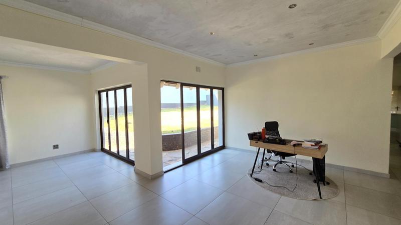 To Let 3 Bedroom Property for Rent in Mondeor Gauteng