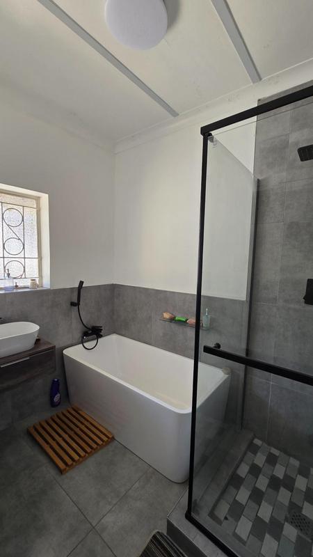 To Let 3 Bedroom Property for Rent in Mondeor Gauteng