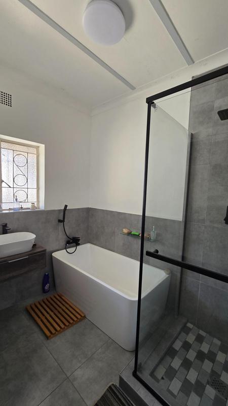 To Let 3 Bedroom Property for Rent in Mondeor Gauteng