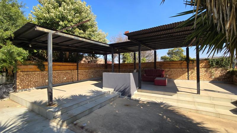 To Let 3 Bedroom Property for Rent in Mondeor Gauteng