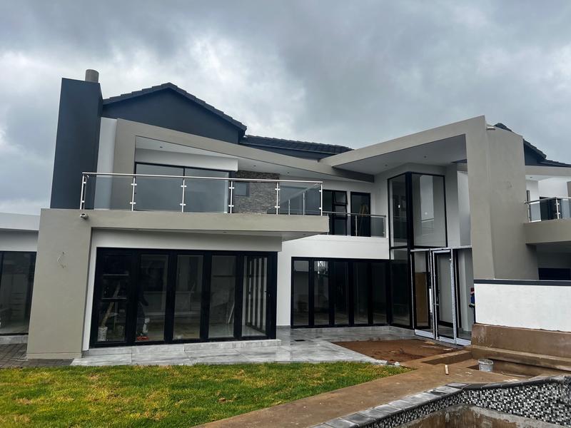 6 Bedroom Property for Sale in Midstream Heights Gauteng