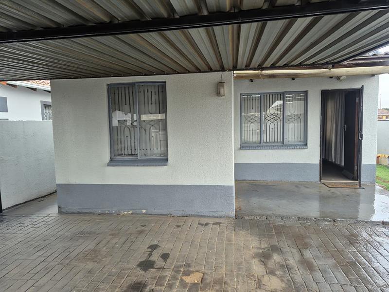 3 Bedroom Property for Sale in Windmill Park Gauteng