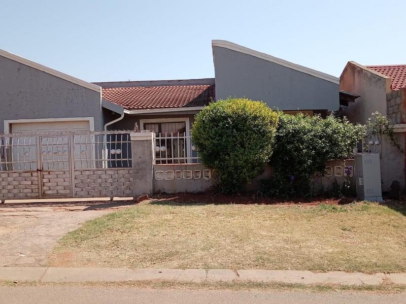 3 Bedroom Property for Sale in Protea Glen Gauteng