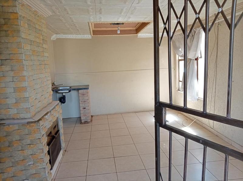 3 Bedroom Property for Sale in Protea Glen Gauteng