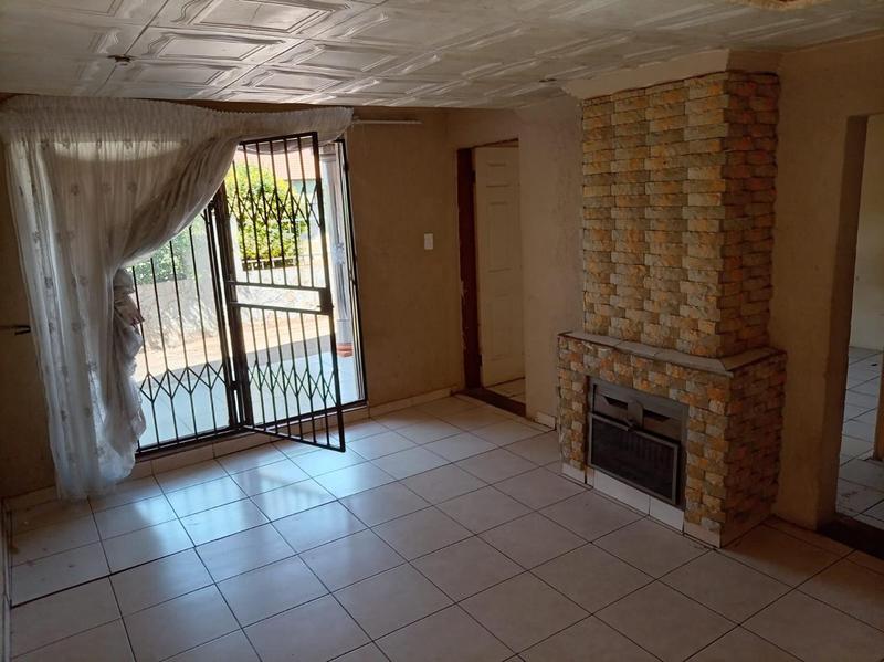 3 Bedroom Property for Sale in Protea Glen Gauteng