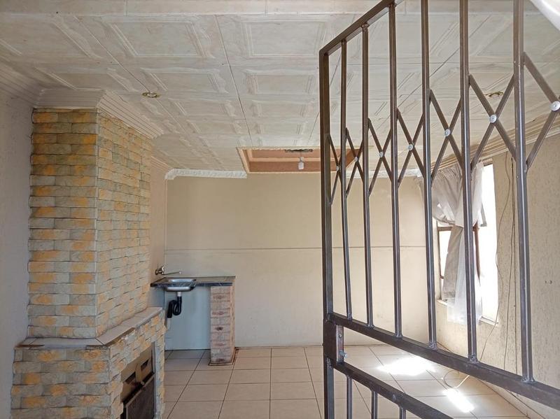 3 Bedroom Property for Sale in Protea Glen Gauteng