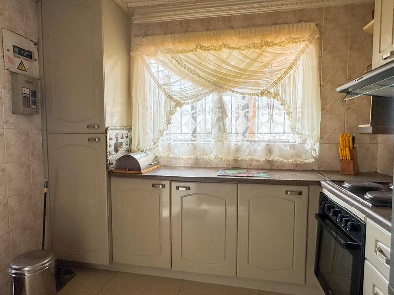 4 Bedroom Property for Sale in Lawley Gauteng