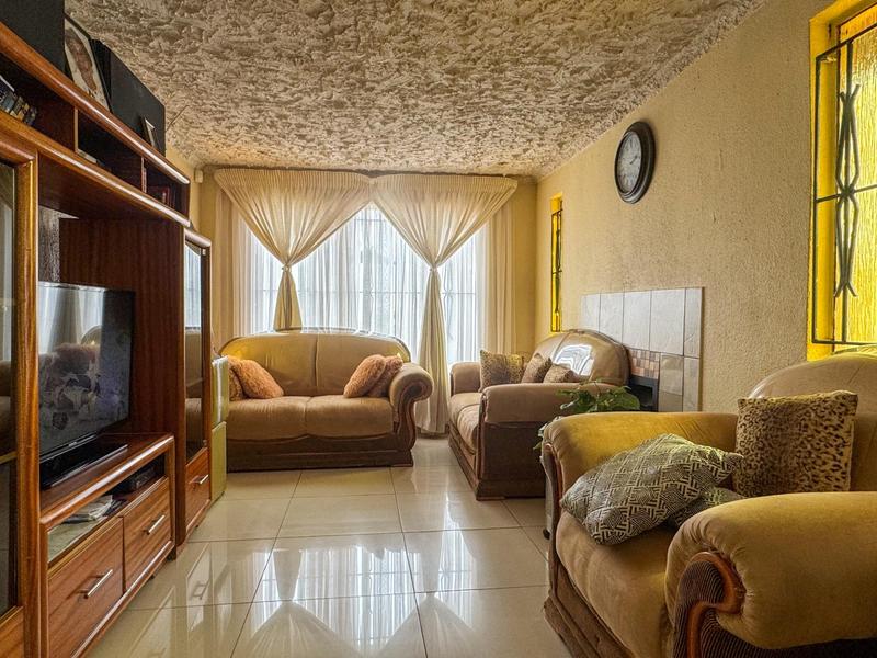 4 Bedroom Property for Sale in Lawley Gauteng