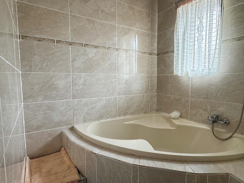 4 Bedroom Property for Sale in Lawley Gauteng