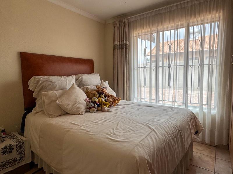 4 Bedroom Property for Sale in Lawley Gauteng