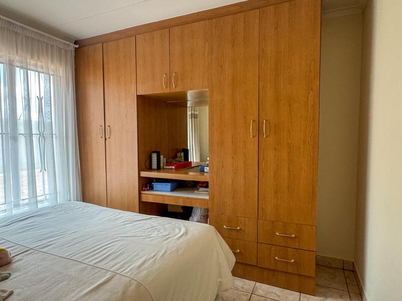 4 Bedroom Property for Sale in Lawley Gauteng