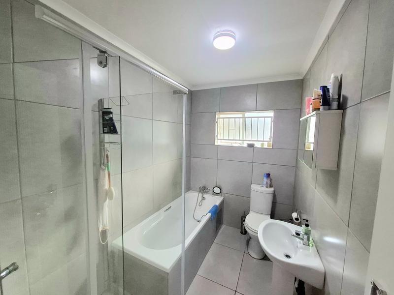 3 Bedroom Property for Sale in Erasmuskloof Gauteng