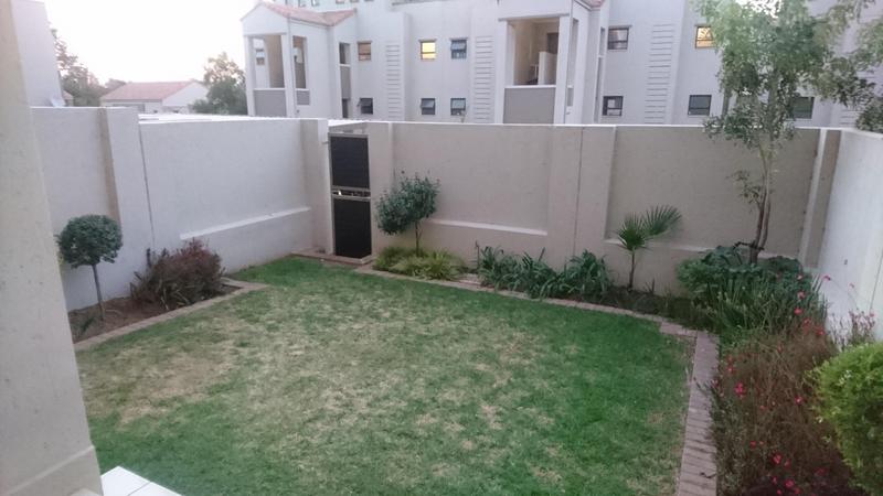 To Let 2 Bedroom Property for Rent in Bryanston Gauteng