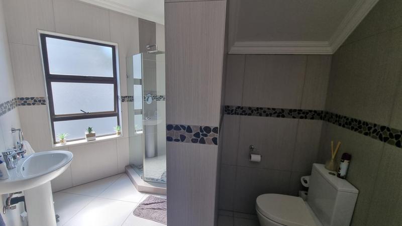 4 Bedroom Property for Sale in Midstream Ridge Gauteng