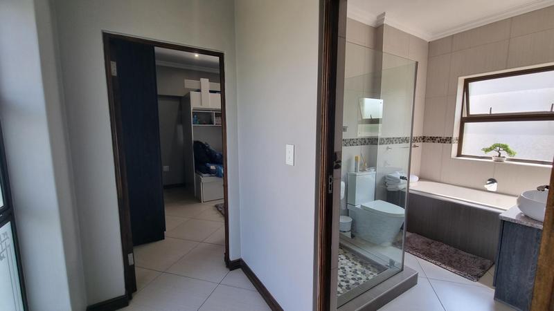 4 Bedroom Property for Sale in Midstream Ridge Gauteng