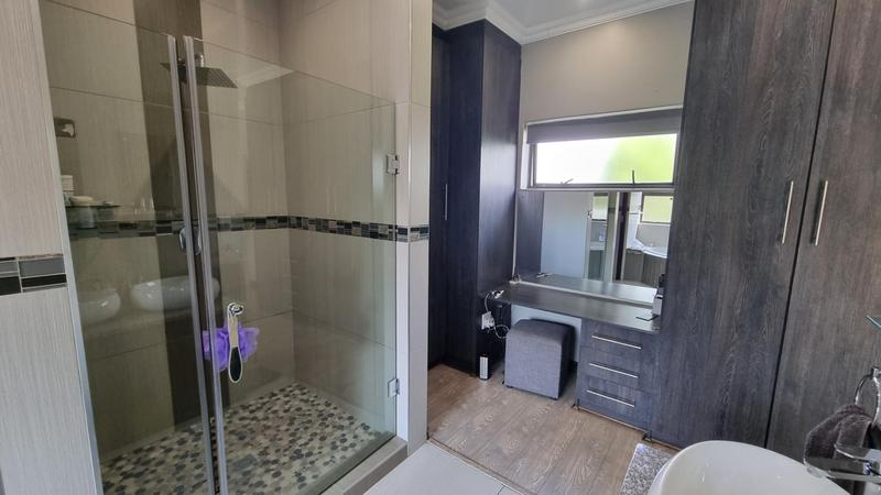 4 Bedroom Property for Sale in Midstream Ridge Gauteng