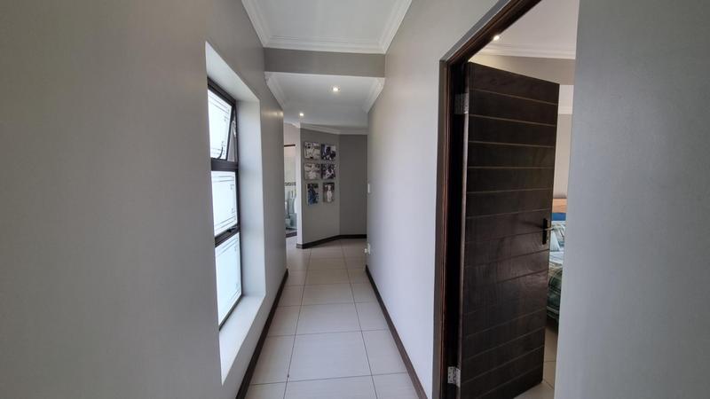 4 Bedroom Property for Sale in Midstream Ridge Gauteng