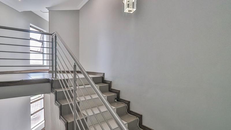 4 Bedroom Property for Sale in Midstream Ridge Gauteng