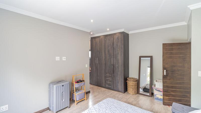 4 Bedroom Property for Sale in Midstream Ridge Gauteng