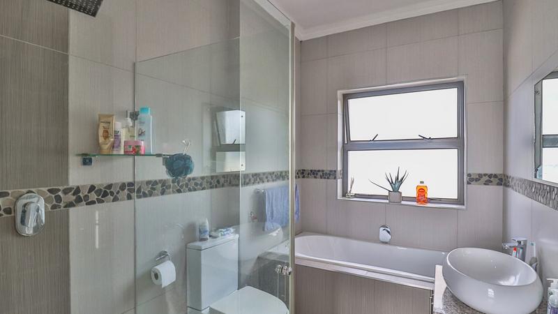 4 Bedroom Property for Sale in Midstream Ridge Gauteng