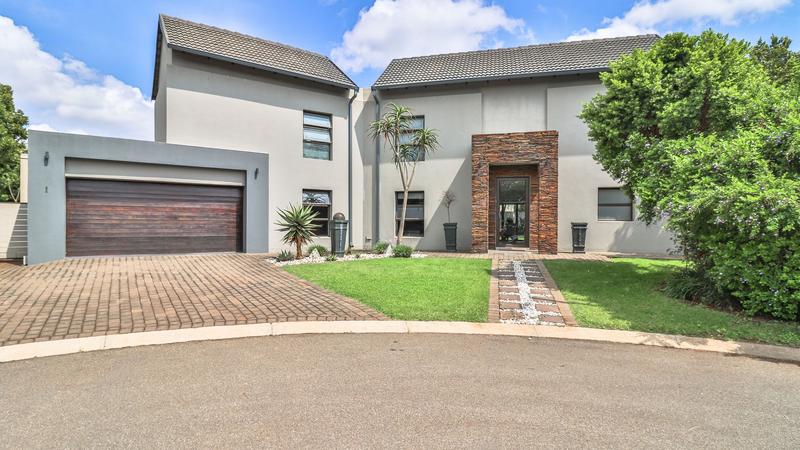 4 Bedroom Property for Sale in Midstream Ridge Gauteng