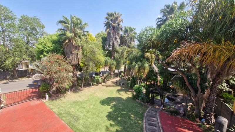 5 Bedroom Property for Sale in Brackendowns Gauteng