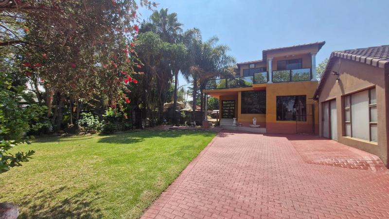 5 Bedroom Property for Sale in Brackendowns Gauteng