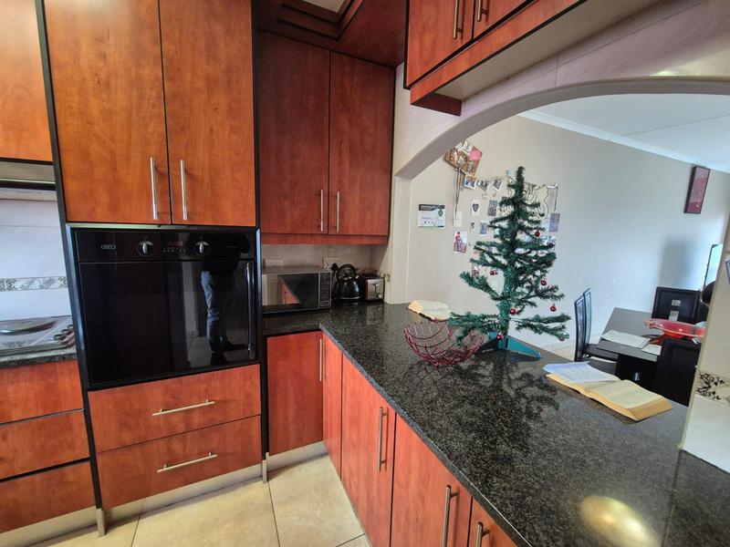 3 Bedroom Property for Sale in Brackendowns Gauteng