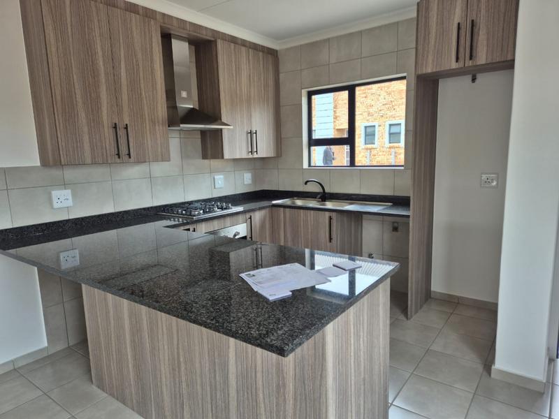 2 Bedroom Property for Sale in Brackendowns Gauteng