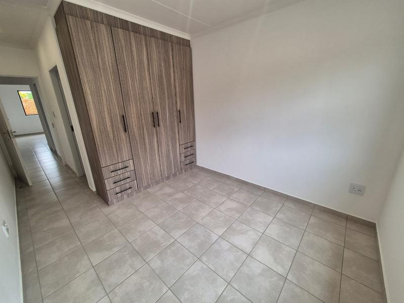 2 Bedroom Property for Sale in Brackendowns Gauteng