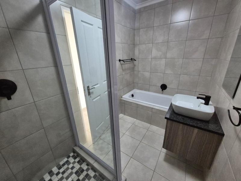 2 Bedroom Property for Sale in Brackendowns Gauteng