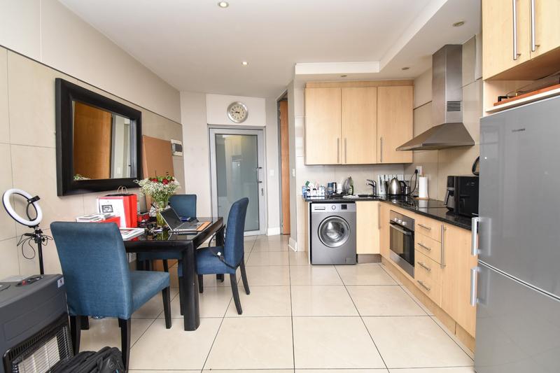 To Let 1 Bedroom Property for Rent in Sandown Gauteng