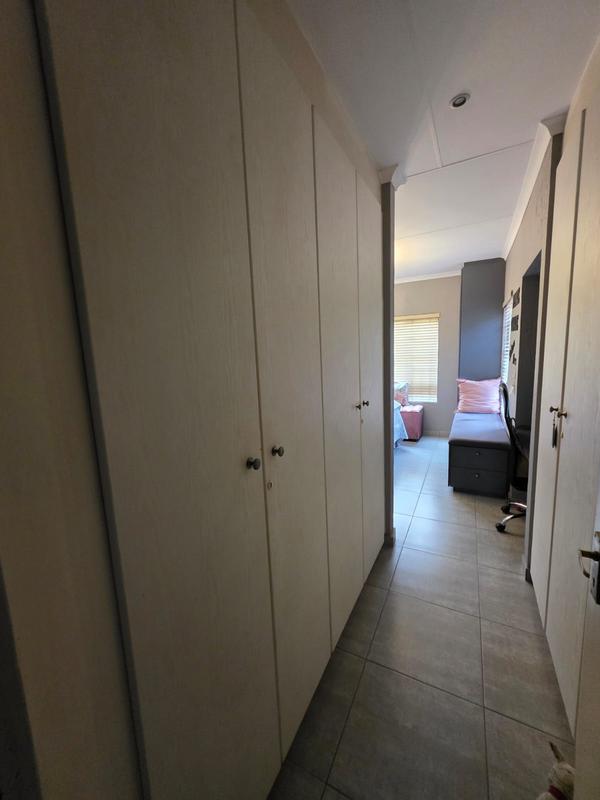 3 Bedroom Property for Sale in Sunninghill Gauteng