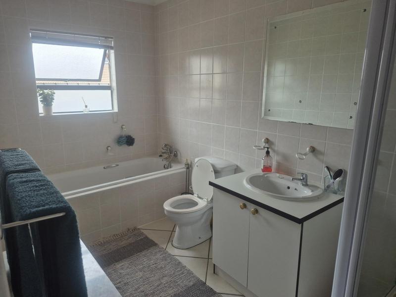 To Let 4 Bedroom Property for Rent in Eldo Manor Gauteng