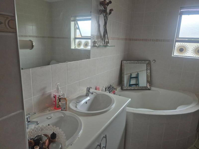 To Let 4 Bedroom Property for Rent in Eldo Manor Gauteng